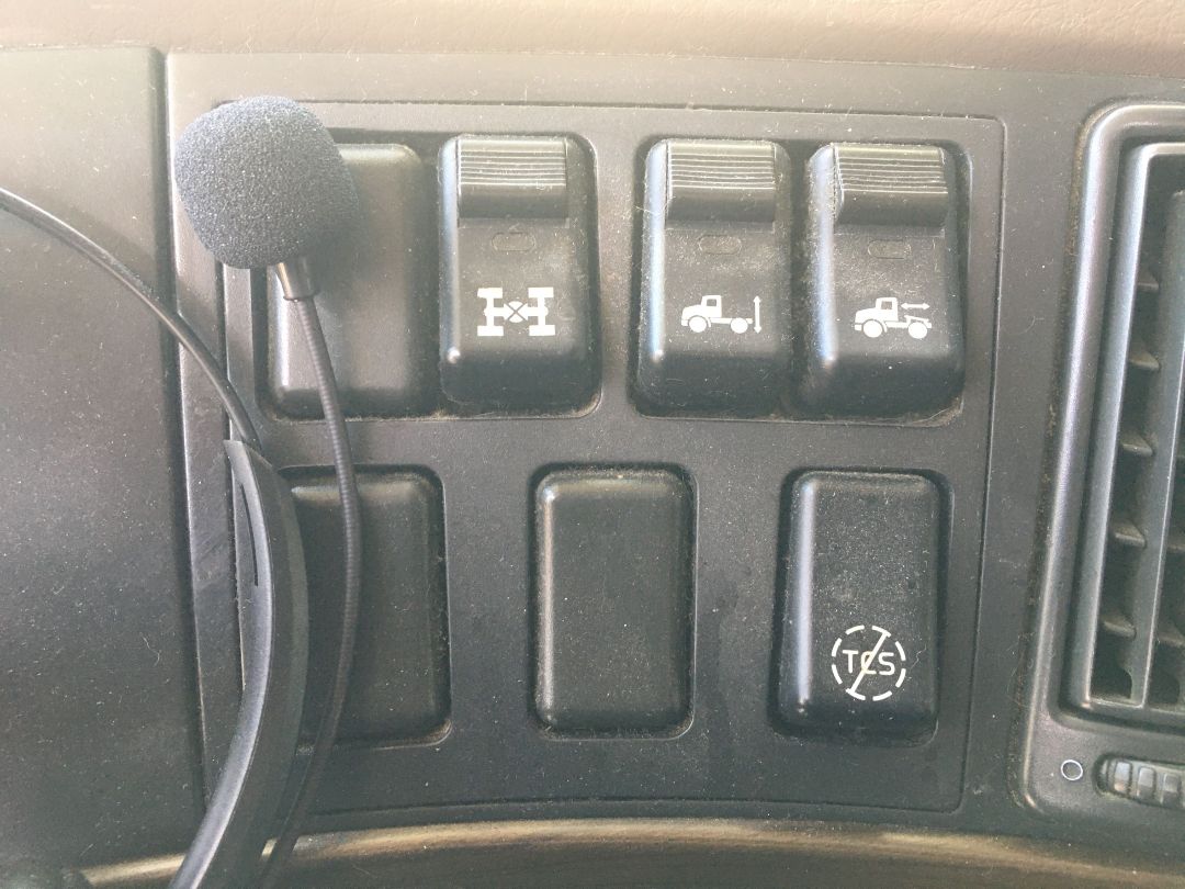 2013 VOLVO VNL 64T670 - Image 8